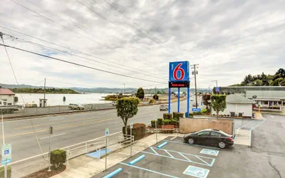 Motel 6 Coos Bay, OR