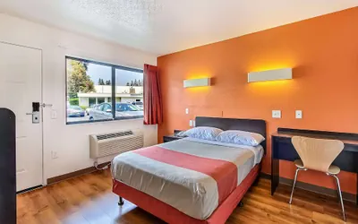 Photo 5 - Motel 6 Sunnyvale, CA - South