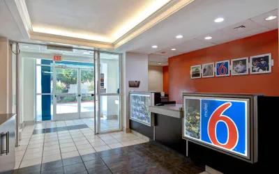 Photo 3 - Motel 6 Gilroy, CA