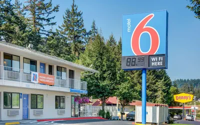 Photo 2 - Motel 6 Eugene, OR - South Springfield