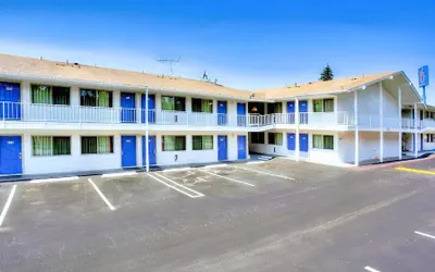 Photo 2 - Motel 6 Tigard, OR - Portland South - Lake Oswego