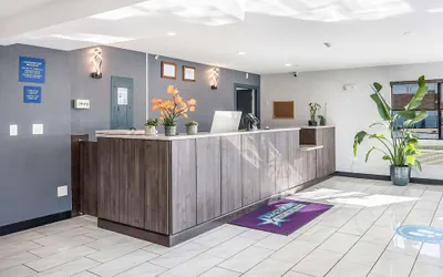Photo 2 - Americas Best Value Inn East Peoria