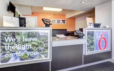 Photo 4 - Motel 6 Medford, OR