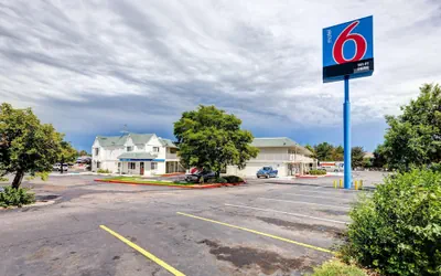 Photo 2 - Motel 6 Wheat Ridge, CO - West - Denver North