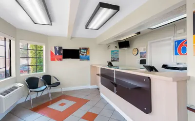 Photo 3 - Motel 6 Merced, CA - North