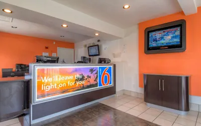 Photo 3 - Motel 6 Chula Vista, CA - San Diego