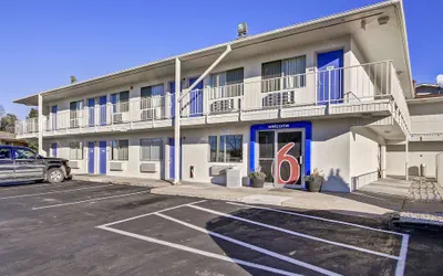 Photo 2 - Motel 6 Green Bay, WI