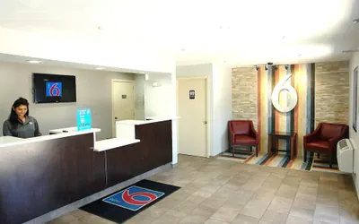 Photo 3 - Motel 6 Hattiesburg, MS