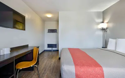 Photo 2 - Motel 6 Gallup, NM