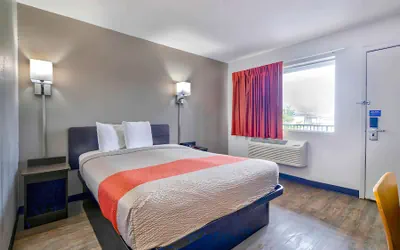 Photo 3 - Motel 6 Gallup, NM