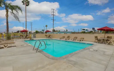 Photo 2 - Motel 6 San Bernardino, CA - South