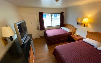 Photo 3 - Travelodge by Wyndham Grand Rapids North
