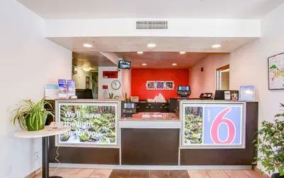 Photo 5 - Motel 6 Grants Pass, OR