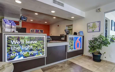 Photo 3 - Motel 6 Grants Pass, OR