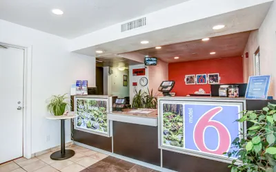 Photo 4 - Motel 6 Grants Pass, OR