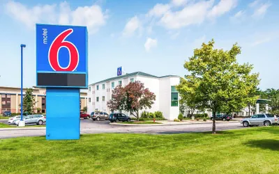 Photo 2 - Motel 6 Joliet, IL - Chicago - I-55