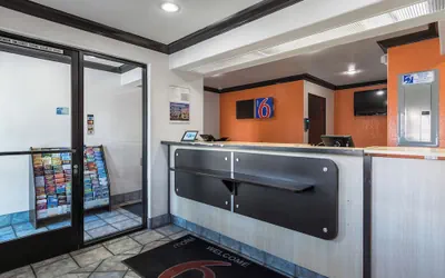 Photo 4 - Motel 6 Riverside, CA - UCR East