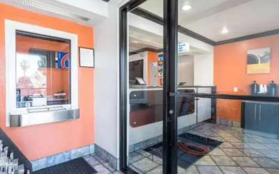 Photo 2 - Motel 6 Riverside, CA - UCR East