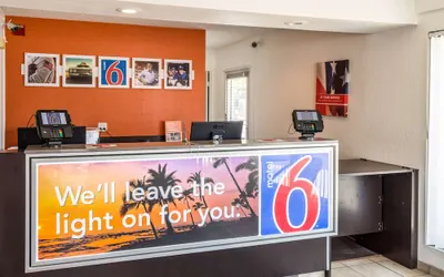 Photo 5 - Motel 6 Bakersfield, CA - Convention Center