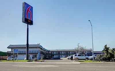 Photo 2 - Motel 6 Eureka, CA – Redwood Coast