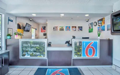 Photo 3 - Motel 6 Salem, OR