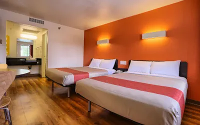 Photo 3 - Super 8 by Wyndham Petaluma