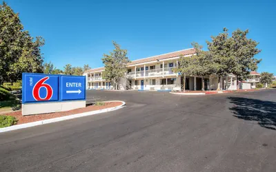 Photo 2 - Motel 6 Redding, CA - South