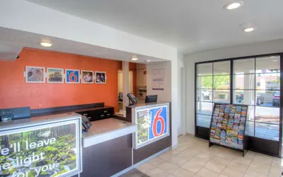 Photo 3 - Motel 6 Redding, CA - South