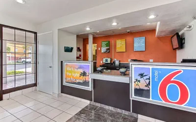 Photo 4 - Motel 6 Salinas, CA - North Monterey Area