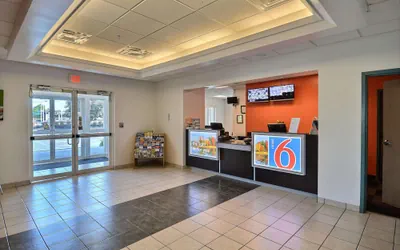 Photo 3 - Motel 6 Tewksbury, MA - Boston