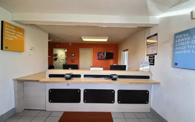 Photo 3 - Motel 6 Laredo, TX - South