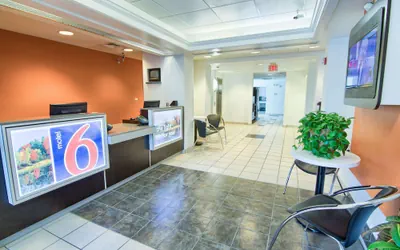 Photo 3 - Motel 6 Portsmouth, NH