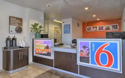 Photo 4 - Motel 6 Tulare, CA