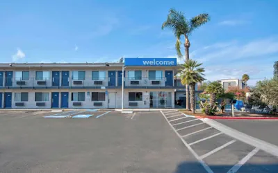 Motel 6 Tulare, CA