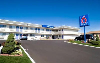 Photo 2 - Motel 6 Pendleton, OR
