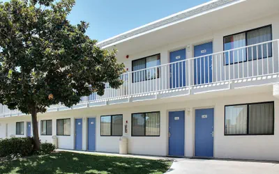 Photo 2 - Motel 6 Atascadero, CA