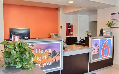Photo 3 - Motel 6 Atascadero, CA