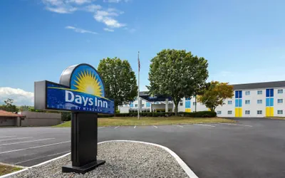 Photo 2 - Days Inn by Wyndham Penn State