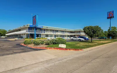 Photo 2 - Motel 6 Bellmead, TX - Waco