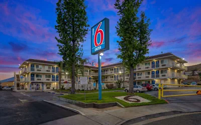 Photo 2 - Motel 6 San Bernardino, CA - North
