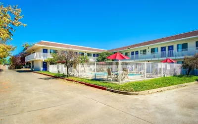 Motel 6 Redding, CA - North