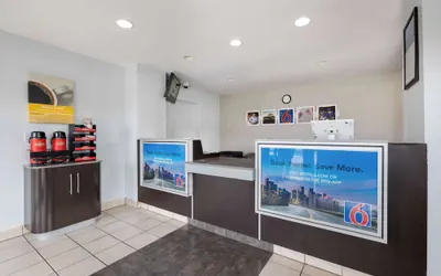 Photo 3 - Motel 6 Santa Ana, CA