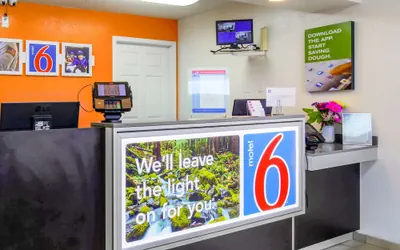 Photo 3 - Motel 6 Medford, OR - North