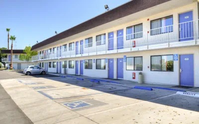 Motel 6 – Santa Nella, on I-5