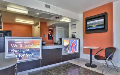 Photo 3 - Motel 6 Flagstaff, AZ - Butler