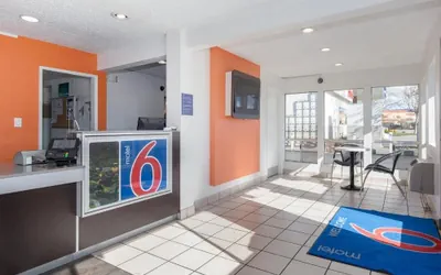 Photo 5 - Motel 6 Hayward, CA – Silicon Valley Gateway
