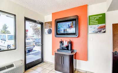 Photo 3 - Motel 6 Stockton, CA - Charter Way West