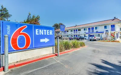 Photo 2 - Motel 6 Stockton, CA - Charter Way West