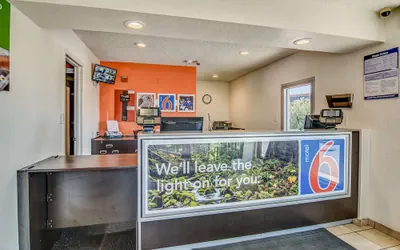 Photo 5 - Motel 6 Stockton, CA - Charter Way West