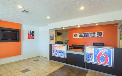 Photo 5 - Motel 6 Lawton, OK